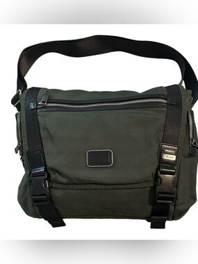 Timu Alpha Bravo Benning Deluxe Messenger Bag.